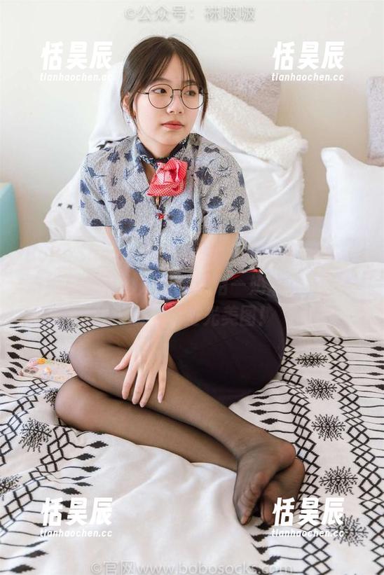 BoBoSocks袜啵啵 - 做瑜伽时老头乐“挠脚”是不为人知的绝招—奶油带来超长花絮与无圣光美图！