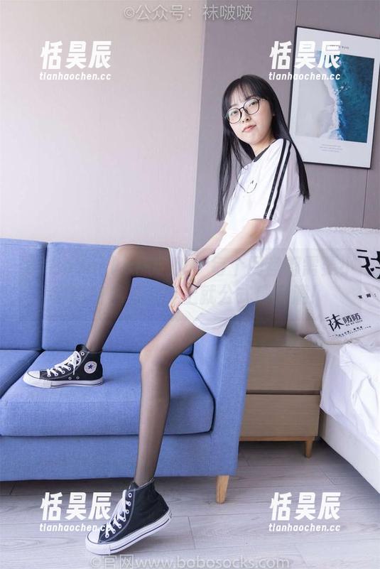 BoBoSocks袜啵啵 - 每个网盘都需要小淳的白棉袜，穿上就公式感满满！
