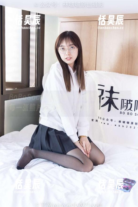 BoBoSocks袜啵啵 - 小甜豆的写真——每一张照片都在问：“我是不是女神？”