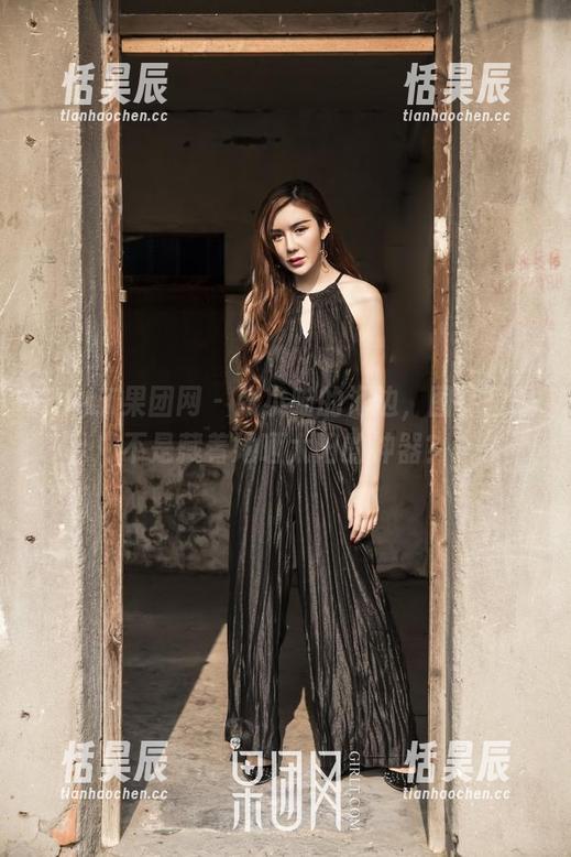 GIRLT果团网-张小喵 GIRLT果团网 - 张小喵的海边,图库里是不是藏着她晒太阳的神器?