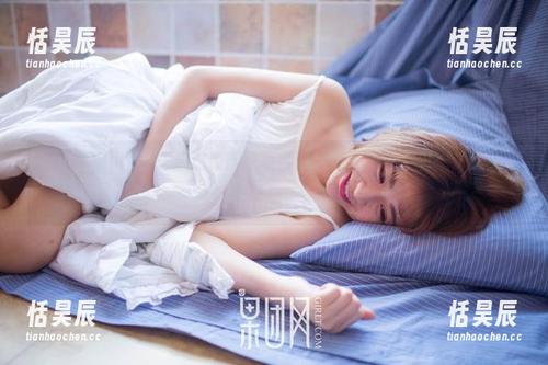 GIRLT果团网 - 王婉悠校服原图，难道没人想说一句：“这身衣服太带感了”？