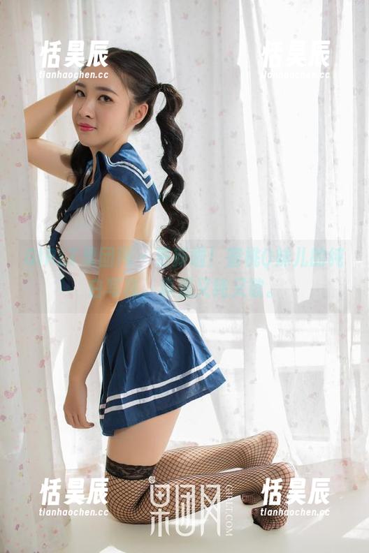 GIRLT果团网 - 更新啦！蜜桃Q妹儿的纯白写真，真是又纯又欲。