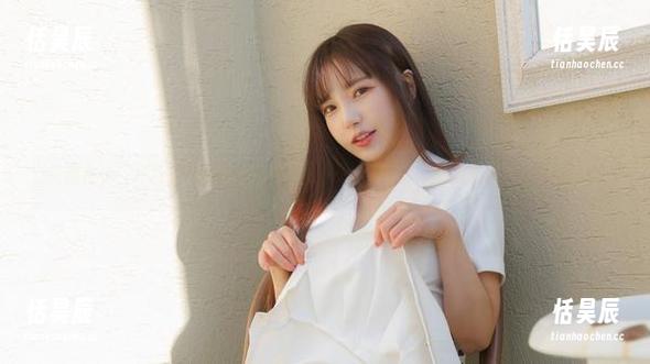 美图在手，坏女孩气息扑面而来，Seoyool(서율)的灯笼裤搭配草莓内裤
