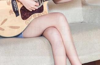 TouTiao头条女神 - 每次看到刘雨露的制服，脑子里就闪过一堆乱七八糟的想法，不知道她的资源库有多庞大？
