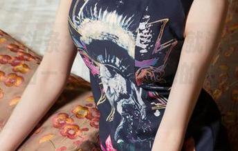 TouTiao头条女神 - 周思超就该一直穿连衣裙的理由——随便翻翻她的高清写真集就懂了！
