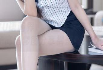 XIAOYU语画界 - 穿错裤子还是穿对了？奈沐子高清套图分享裤里丝的心理剧。