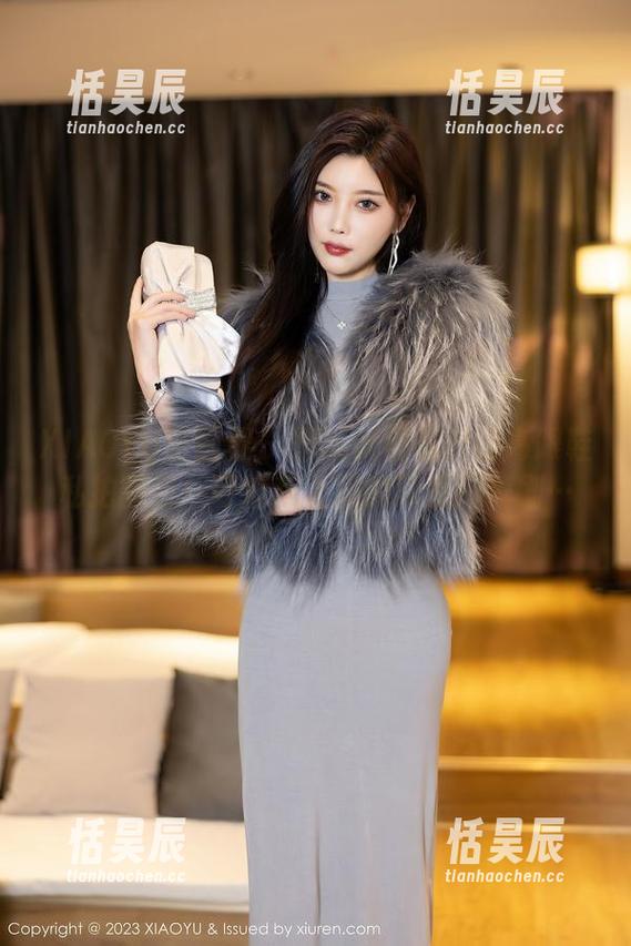 XIAOYU语画界 - 想试试杨晨晨的高跟鞋私拍图包！可惜我上演的就是摔跤剧…