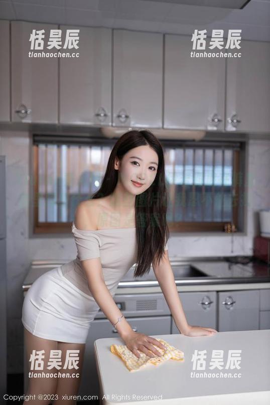 Xiuren秀人网 - MODEL伊若到底在裤里丝里藏着什么？这些图片让我忍不住去找，原图是答案吗？