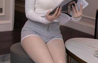 Xiuren秀人网 - 李丽莎在户外的全套秀，没想到树木也会当模特吧？