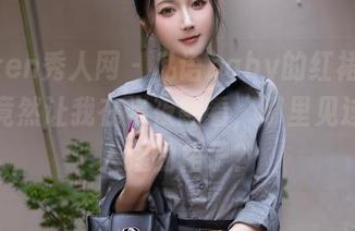 Xiuren秀人网 - 私语baby的红裙精选——竟然让我在半夜翻看，哪里见过不让人睡的裙子？