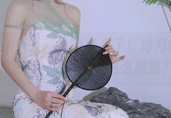 Xiuren秀人网 - 高清来了！绯月樱和她的白丝，谁能做到这么随意？
