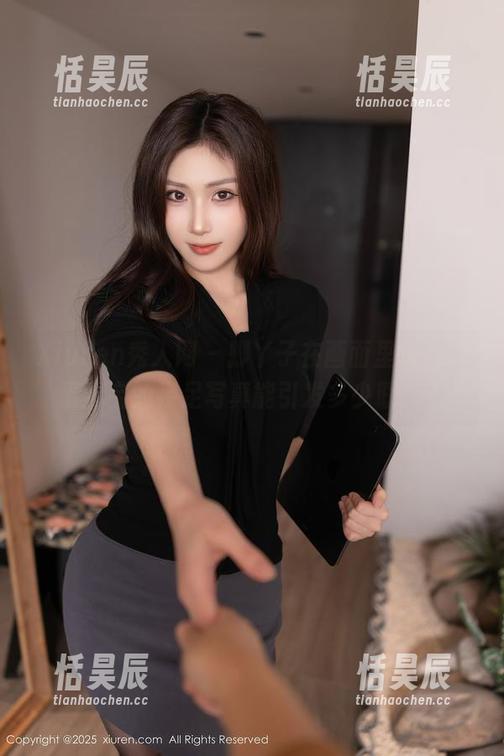 Xiuren秀人网 - 脚丫子在画面里跳舞，蛋蛋宝的裸足写真能引发多少联想？