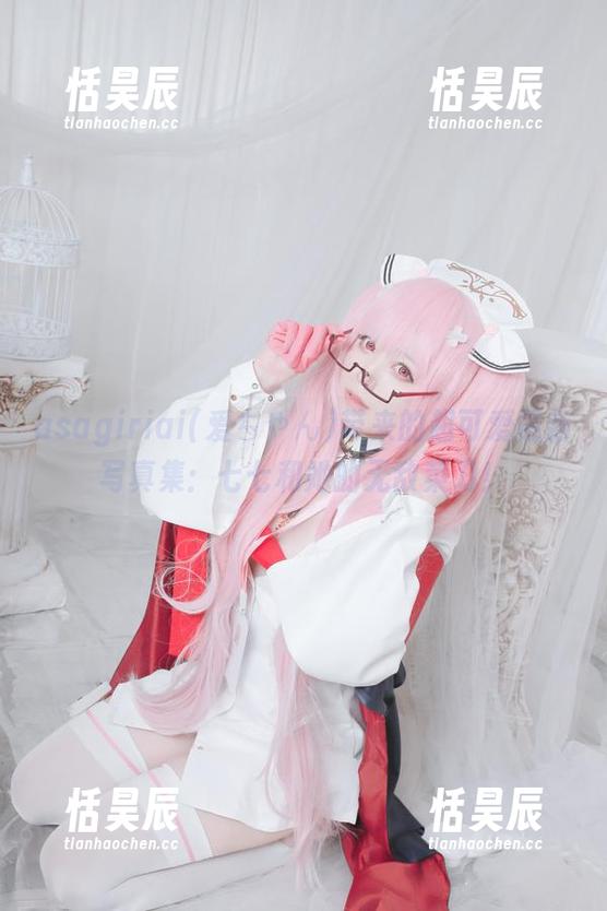 asagiriai(爱ちゃん)带来的超可爱最新写真集：七七和她的无敌菜刀！