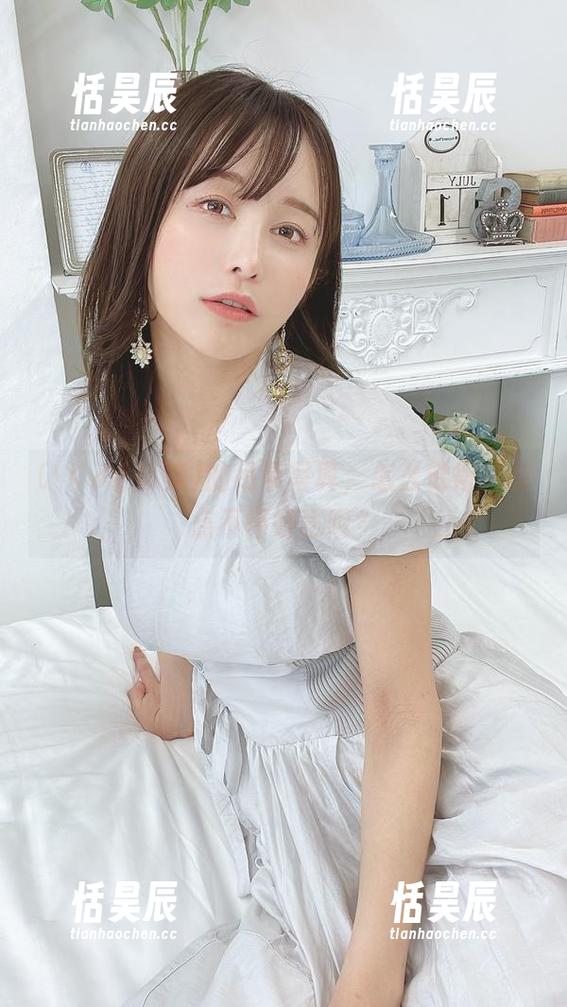いくみ(育美)的吊带写真，怎么觉得总有点不怀好意呢？