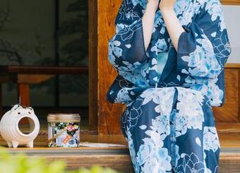 眼镜与私拍：けん研的套图，有什么奇特之处？