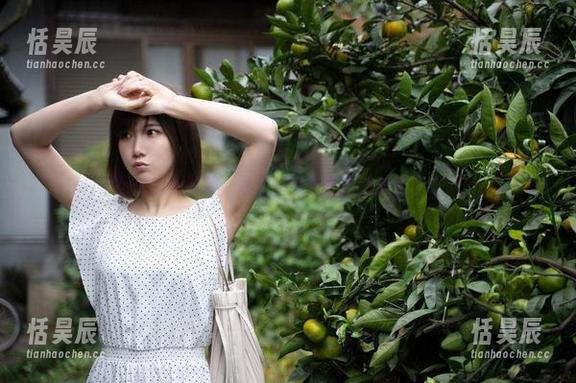 不随便的小礼服，けん研的写真图册里全是态度！
