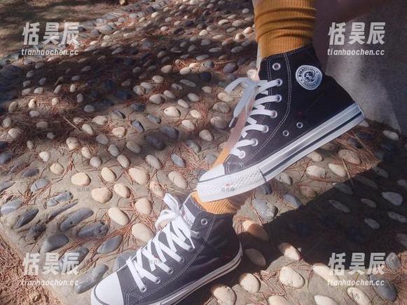 微密圈 - 给你精选的图包：看丝月神怎么把银色高跟和牛仔裤搭得这么“出彩”。