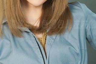 丽柜 - 就说这组白色图包是左左的“减法美学”！妙啊！