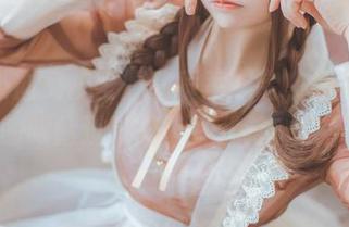 一身吸血鬼护士服的乖乖衣宝，高清图片让你的眼睛过过瘾，别犹豫，快下载！