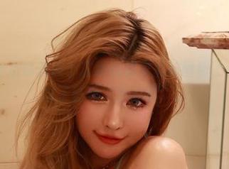 微密圈 - 然后你就被于芷晴的居家私拍圈粉了：随性中蕴含了些许“小心机”。