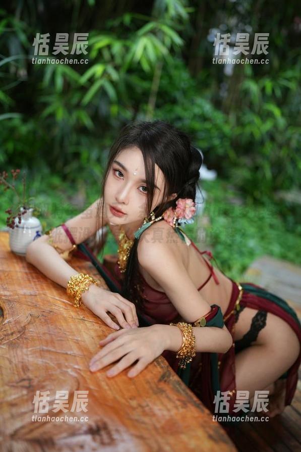 御姐骑车虽通天，余多多Dudu更多是壁纸摆设，怎么天真热情的诠释？