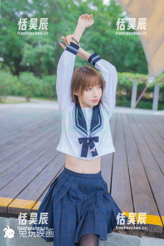 兔玩映画：制服女孩的私房时光，学霸外表下藏着的有趣灵魂！
