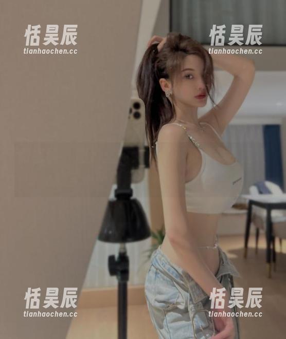 周妍希 微密圈 - 图片里的大腿,不知道是不是真的美——看周妍希怎么演绎的