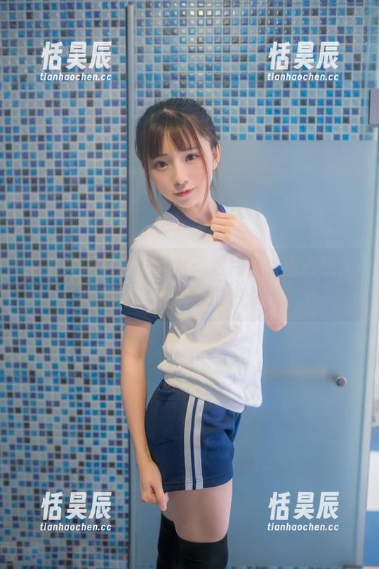 喵糖映画 喵糖映画与猫儿女友:照片里的连心线,让我对猫的执念愈发深沉。