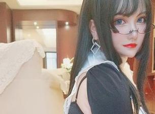 社交媒体不写实——夏鸽鸽不想起床温泉假日，美图与精选，谁能保证她不在水中“演胡剧”！