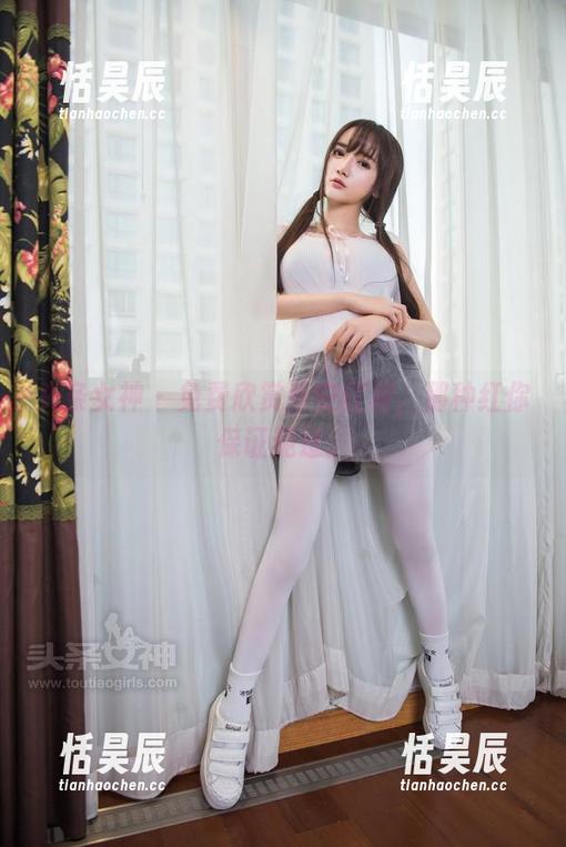 头条女神 - 免费欣赏乔安红裙，那种红你保证见过。