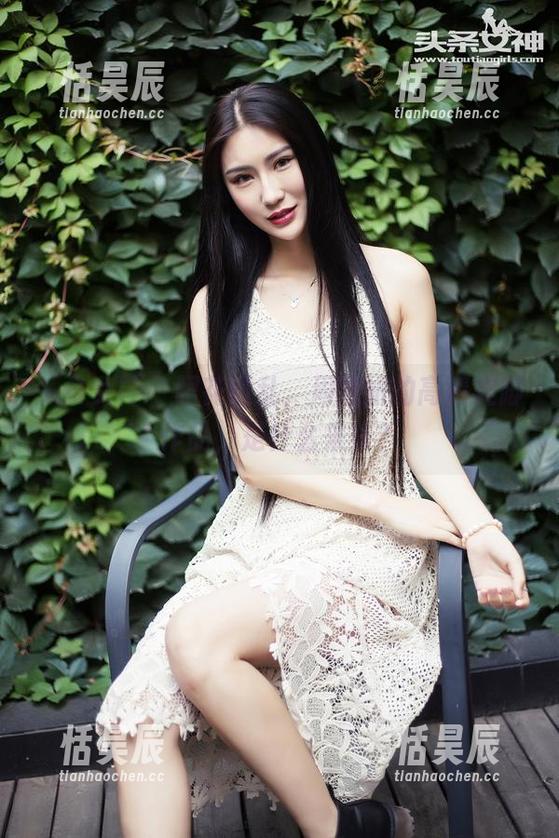 头条女神-周熙妍 头条女神 - 眼花缭乱,周熙妍的高清美脚作品,是什么来头?
