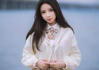 拥有妍子坚不可摧的小舟潮高清原图后，我发现海浪原来是来送祝福的！