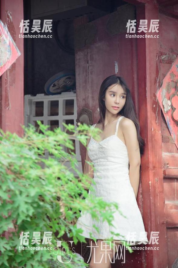 尤果网-王莹 尤果网 - 在照片里,王莹和高跟鞋的绝妙搭配,不信你来试试!