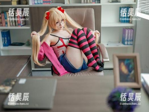 幼水铃衣的眼镜高清图片，居然让我对镜片产生了些许好奇。