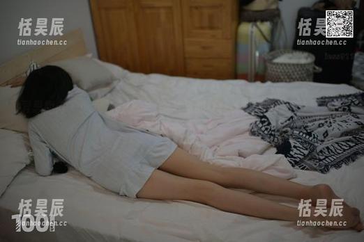 异思趣向 - 小六蓝色妖姬，图片里的福利隐晦又直接，来吧，让窥探欲作怪。