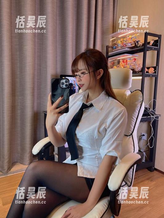 张思允 微密圈 - 睡衣界里的张思允,免费图册带你“懒散”到底!