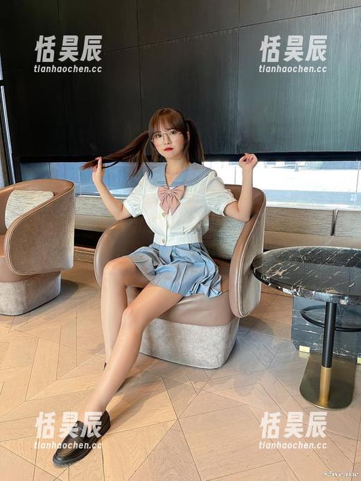 微密圈 - 张思允的白吊带袜，谁说袜子不能引发一场图册革命？
