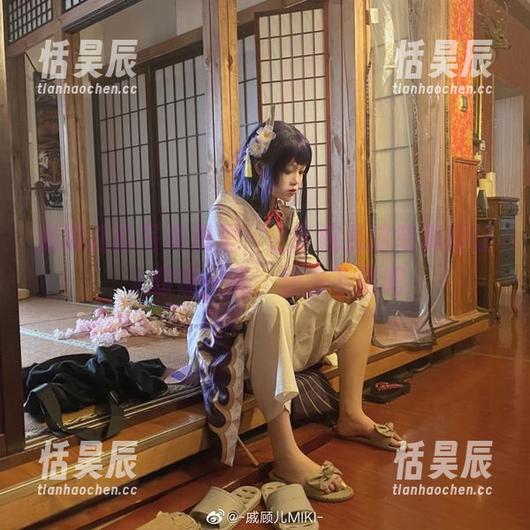 戚顾儿的写真集里，上官婉儿这笔真得让人眼前一亮，快去下载吧