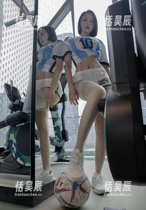 微密圈 - 果儿Victoria的裸足写真：脚踏实地却又不拘一格！