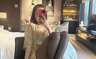 微密圈 - 果儿Victoria的粉色哲学：一种内衣，一双吊带袜，高清图库点亮你的日常