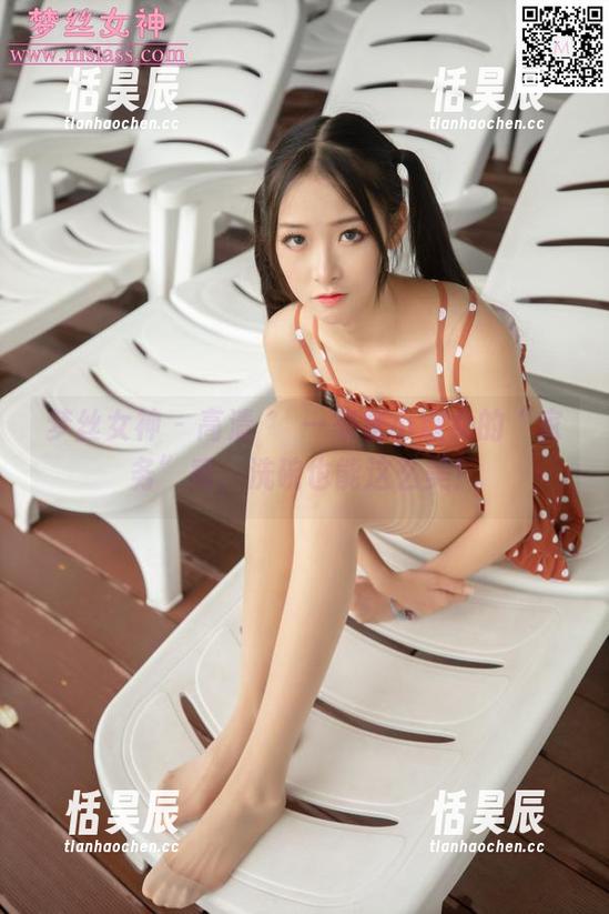 梦丝女神 - 高清玥玥—家居小淑女的“家务”秀，洗碗也能这么美！