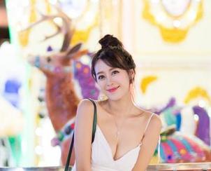 爱蜜社 - 石心琪的最新制服资源—想偷学的就快来扒！
