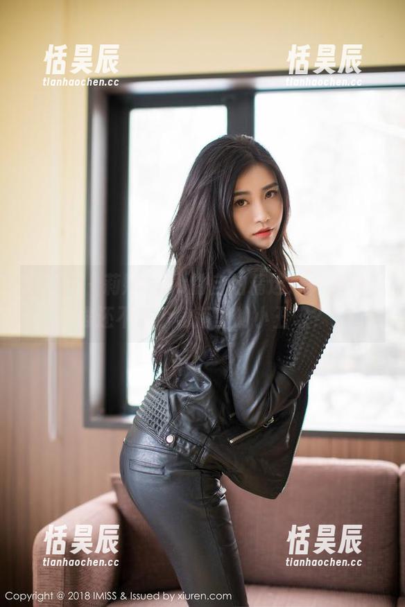 爱蜜社 - 莉娜lena的自拍精选：真相是，谁还不是个角落里的小丑呢？