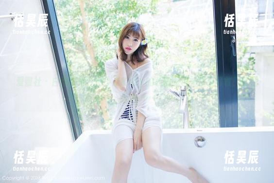 爱蜜社 - 白丝加持，赵小米Kitty的私拍图包一发不可收！就在这边……
