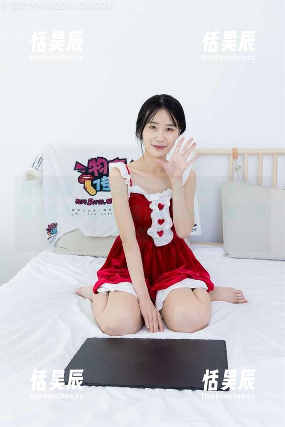 物恋传媒 - elise在云月夜的写真系列，照片该不会是用了魔法吧？我怎么照不到这样的光？