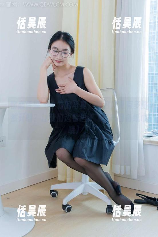 物恋传媒-小竹 物恋传媒 - 小竹的写真,图包究竟有多豁然开朗?让我们边看边评(记得自备纸巾哦)。