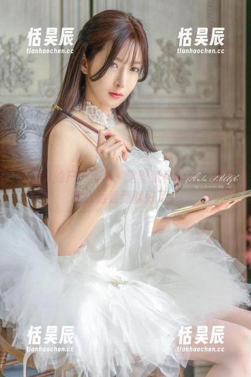 王羽杉的户外写真：这壁纸真的是，要是能永远看到就好了。