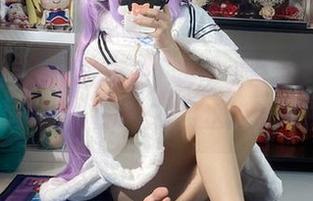 福利来考验你的审美，某博主白栎Shirly的图，鸣潮下朽叶千咲，这背景也是狠！