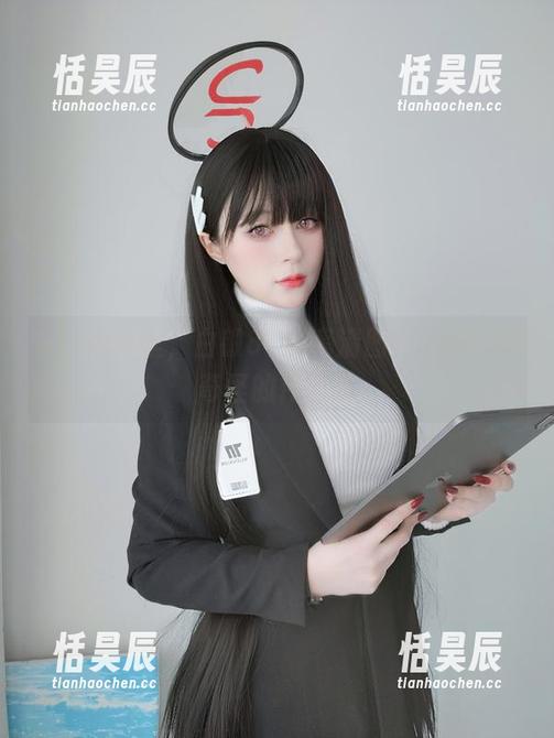 在水手服里，白银81的高清图片给我一种奇怪的怀旧感