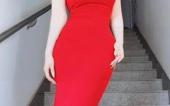 白银81的美腿写真，怎么美图能这么有看头，难道青春不怕腿粗？